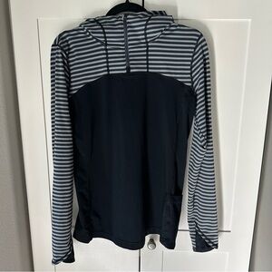 Mountain Hardwear women’s medium black gray striped thin hoodie layering piece